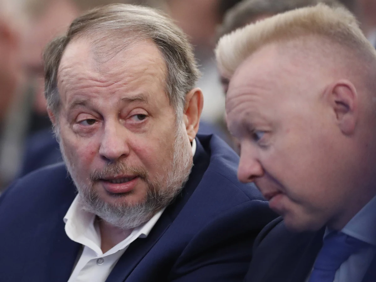 Unia Europejska chroni przed sankcjami rosyjskiego oligarchę Władimira Lisina, związanego z przemysłem zbrojeniowym, w tym produkcją broni atomowej. Oligarcha posiada biznesy i posiadłości we Francji, Włoszech i Belgii – pisze francuski portal śledczy Disclose w opublikowanym śledztwie dziennikarskim.