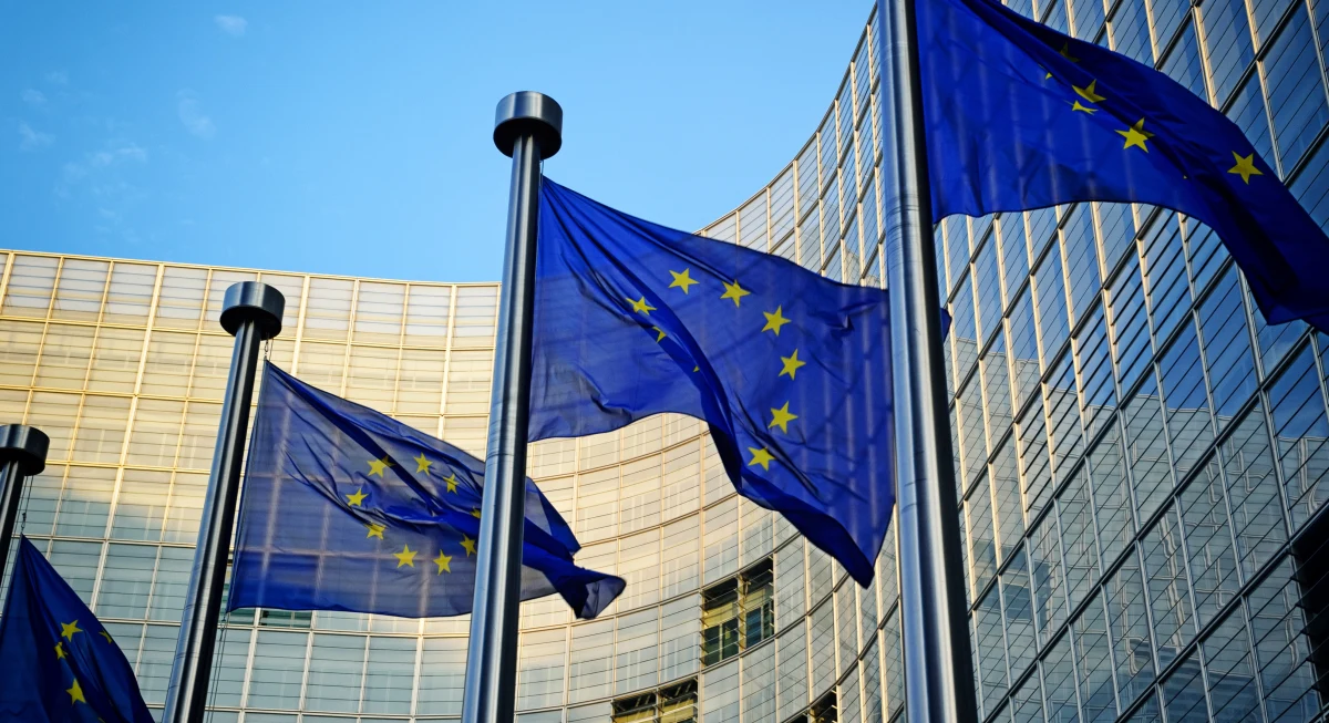 Jest wstępne zielone światło dla proponowanych przez polskie władze zmian ustawodawczych, które mają doprowadzić do odblokowania środków z Krajowego Planu Odbudowy. Zgody udzielił  tzw. komitet sterujący, odpowiedzialny w Komisji Europejskiej za negocjacje z Polską.