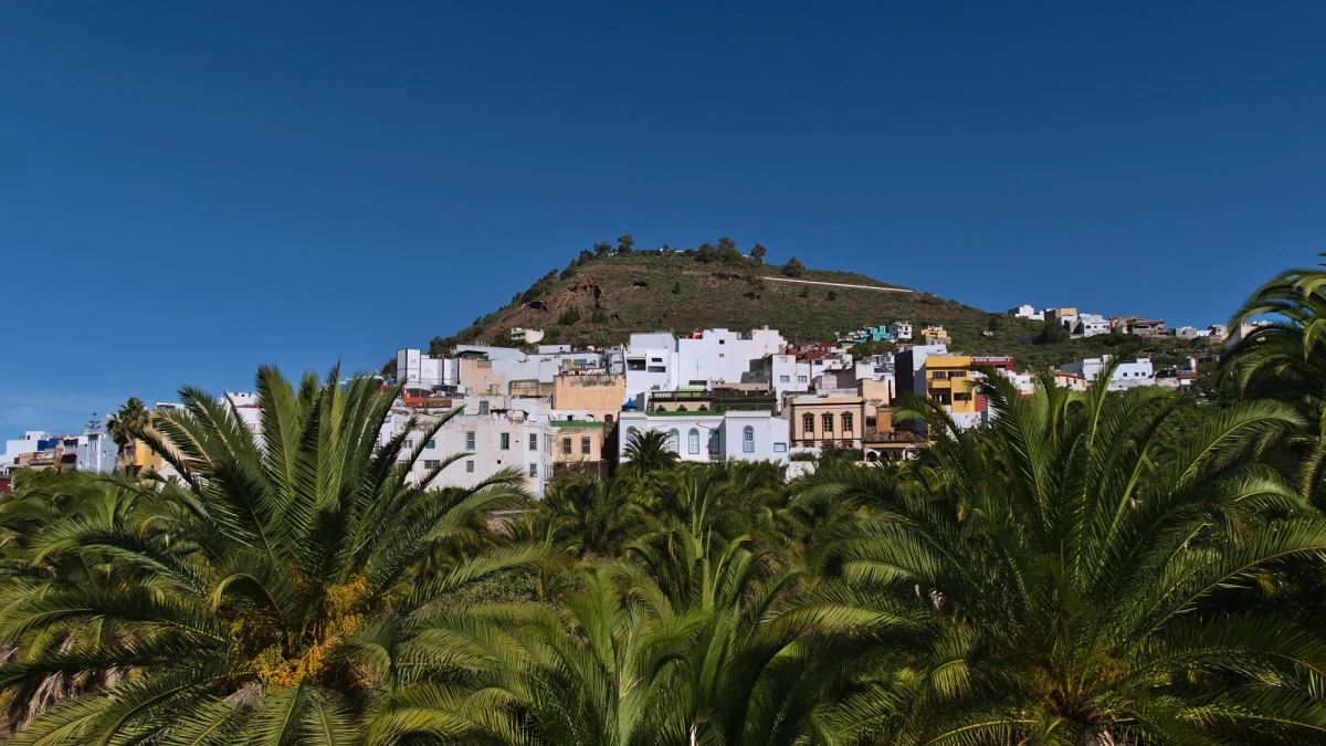 Władze hiszpańskie podjęły akcję przeciwko gangowi przestępczemu podejrzanemu o pranie brudnych pieniędzy. Ma to związek z tzw. sprawą Magnickiego i aferą korupcyjną, gdzie w grę wchodzi wyprowadzenie 219 mln euro - informuje Agencja Reutera.