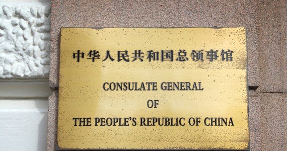 Sześciu pracowników chińskiego konsulatu, którzy mieli zostać przesłuchani w sprawie rzekomego pobicia w placówce dyplomatycznej w Manchesterze, wyjechało z Wielkiej Brytanii – poinformował minister spraw zagranicznych Wysp James Cleverly. Pobity mężczyzna manifestował na rzecz wolnego Hongkongu.