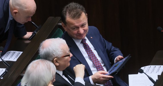 Sejm większością 231 głosów przyjął uchwałę uznającą Rosję za państwo sponsorujące terroryzm, wraz z poprawką zgłoszoną przez PiS dotyczącą katastrofy smoleńskiej. W głosowaniu nie wzięło udziału 226 posłów - głównie opozycji. 