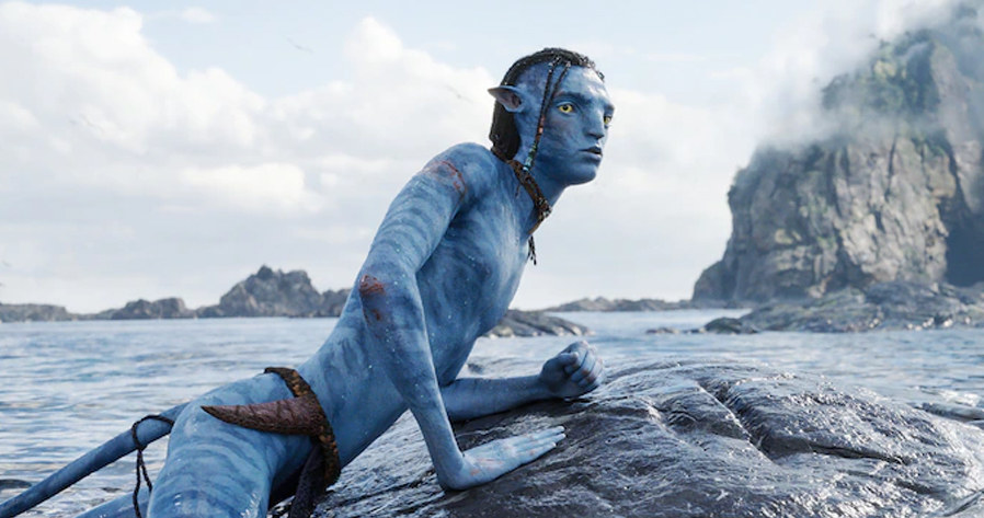 Zakończyło się oczekiwanie na najnowszy film Jamesa Camerona "Avatar: Istota wody". Produkcja w piątek 16 grudnia trafiła do kin na całym świecie, w tym do Chin. Premiery zachodnich filmów były w tym kraju w ostatnich miesiącach mocno ograniczone, jednak drugiej części "Avatara" nie mogło tam zabraknąć, bo pierwsza część cieszyła się wśród Chińczyków ogromną popularnością. Według szacunków "Avatar: Istota wody" ma zarobić w Chinach 350 milionów dolarów.