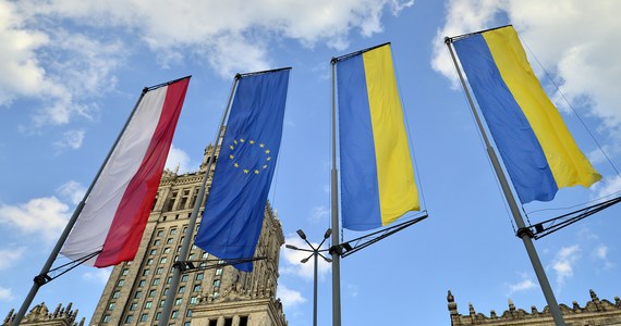 Polska wycofała w Brukseli swój sprzeciw wobec podatku od korporacji. W ten sposób odblokowała cały pakiet unijnych decyzji, w tym pomoc dla Ukrainy w wysokości 18 miliardów euro.