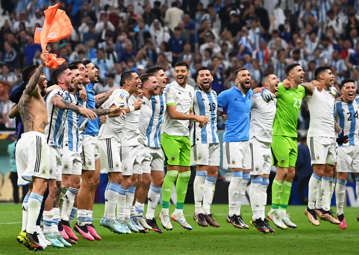 Do niedzielnej bitwy z Francją o mistrzostwo świata Argentyna przystąpi w najmocniejszym zestawieniu. Do składu wracają Gonzalo Montiel, Marcos Acuna i Angel Di Maria, którzy nie mogli wystąpić w wygranym 3:0 meczu półfinałowym z Chorwacją.