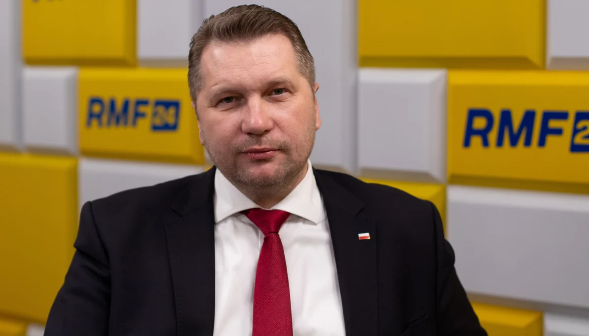 "W zeszłym tygodniu pan prezydent zaprosił mnie na spotkanie. Rozmawialiśmy o tej ustawie. Zapewniał, że jest znakomicie przepracowana z ministrami z Kancelarii Prezydenta i dlatego nie ma z tym żadnych problemów. Nie wiem, co się stało w międzyczasie" - mówił w Porannej rozmowie w RMF FM minister edukacji i nauki Przemysław Czarnek, pytany o zawetowanie przez prezydenta Andrzeja Dudę ustawy nazywanej lex Czarnek 2.0. 