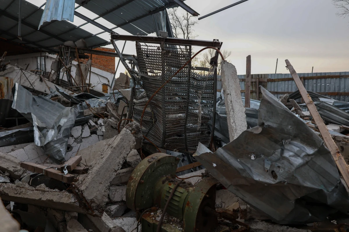 Na terytorium całej Ukrainy ogłoszono w piątek rano alarm przeciwlotniczy. Rosjanie odpalili kilkadziesiąt rakiet. Władze apelują do mieszkańców o ukrycie się w schronach.