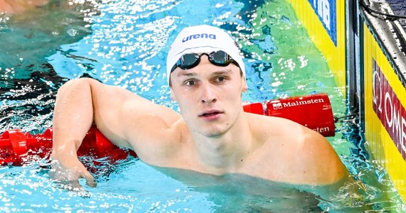 Mamy pierwszy medal pływackich mistrzostw świata na krótkim basenie. Brązowy medal w Melbourne na dystansie 50 metrów stylem grzbietowym wywalczył Kacper Stokowski. W finale Polak wyrównał własny rekord Polski. Złoto zdobył Amerykanin Ryan Murphy.