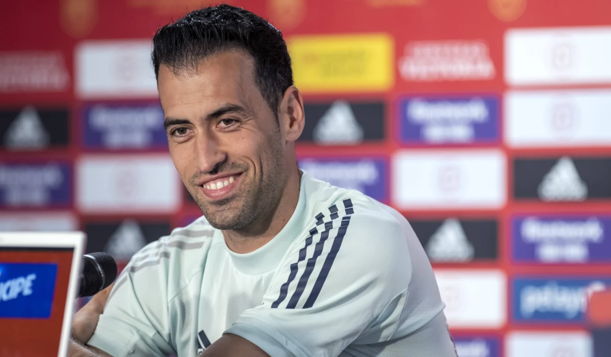 Grający w FC Barcelonie Hiszpan Sergio Busquets poinformował w piątek o zakończeniu kariery reprezentacyjnej. Jego dorobek jest bogaty - w 2010 roku wywalczył z kadrą mistrzostwo świata, a dwa lata później został mistrzem Europy. Na mundialu w Katarze Hiszpanie, z Busquetsem w kadrze, odpadli w 1/8 finału z Marokiem.