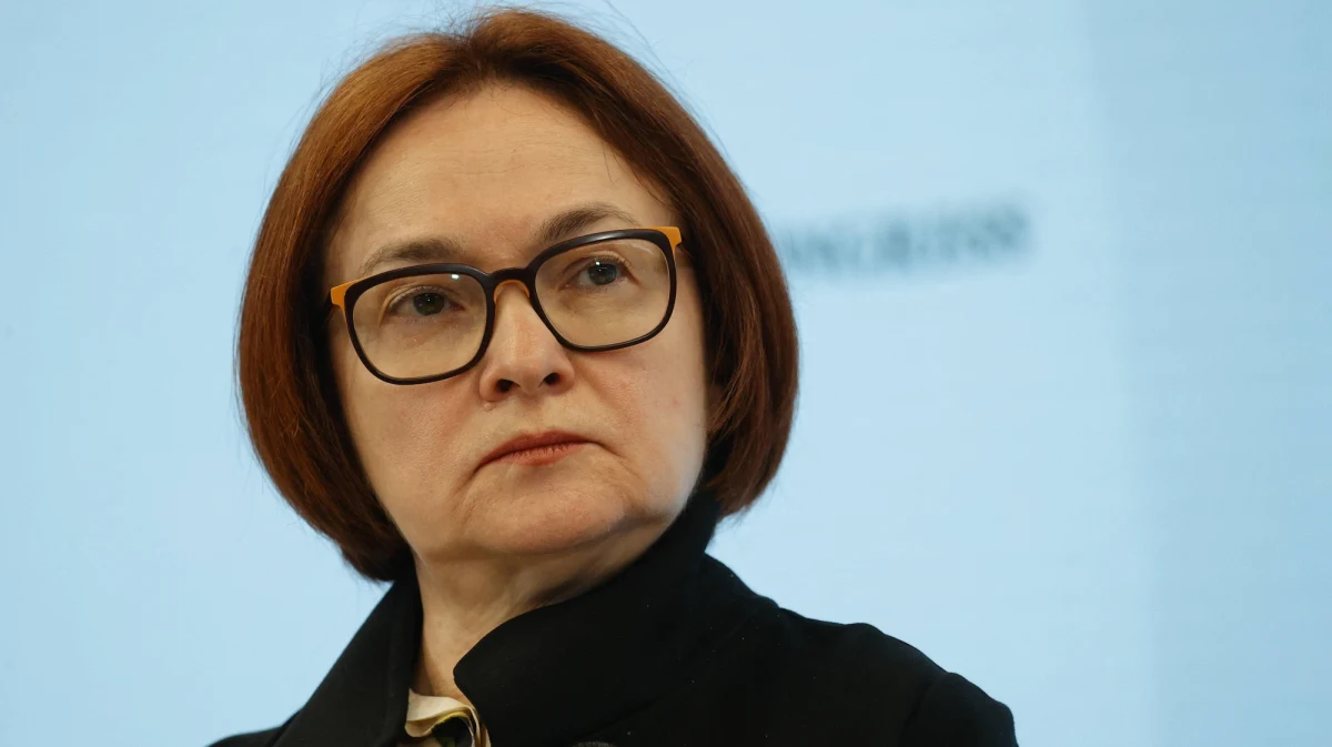 ​Na miesiąc przed inwazją na Ukrainę najważniejsi urzędnicy finansowi Rosji ostrzegali Putina przed skutkami zachodnich sankcji, które w ich ocenie cofnęłyby rozwój Rosji o kilkadziesiąt lat. Na prezydencie nie zrobiło to wrażenia - pisze w piątek "Financial Times".