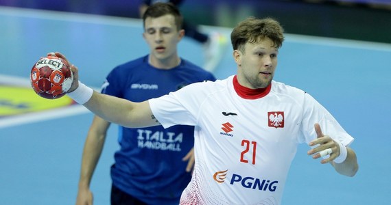 ​Obrotowy reprezentacji Polski w piłce ręcznej Kamil Syprzak doznał poważnej kontuzji i jego występ w styczniowych mistrzostwach świata w Polsce i w Szwecji jest wykluczony. Zawodnik poinformował o tym w mediach społecznościowych.