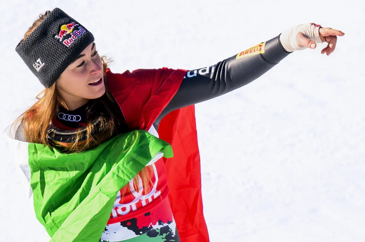 Włoszka Sofia Goggia, która dzień wcześniej złamała dwie kości śródręcza, wygrała w sobotę zjazd alpejskiego Pucharu Świata w Sankt Moritz. W piątek była druga, ale podczas przejazdu zahaczyła ręką o bramkę, doznała urazu i jeszcze tego samego dnia przeszła zabieg w szpitalu.