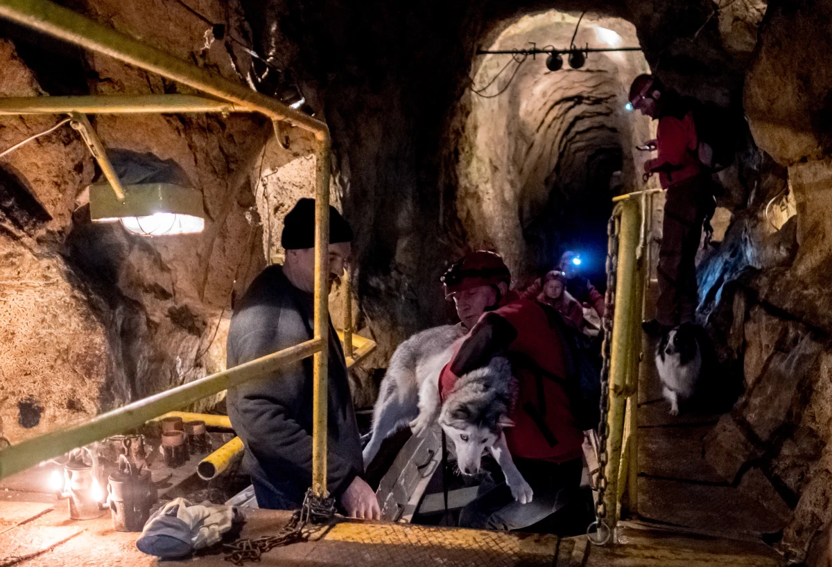 ​Możliwość niespełna godzinnego, samotnego podziemnego spływu łodzią Sztolnią Czarnego Pstrąga, w ciszy i częściowo w ciemności, udostępnia z końcem grudnia br. Stowarzyszenie Miłośników Ziemi Tarnogórskiej. Sztolnia jest częścią tarnogórskich podziemi z Listy Światowego Dziedzictwa UNESCO.