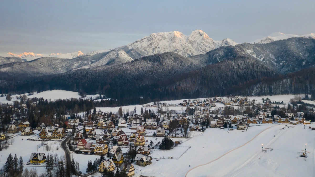 200 fotografii autorstwa Władysława Wernera prezentowanych jest na drugiej tymczasowej wystawie w Gmachu Głównym Muzeum Tatrzańskiego w Zakopanem przy Krupówkach. To zaledwie ułamek spuścizny tego fotografa - podaje portal podhale24.pl.