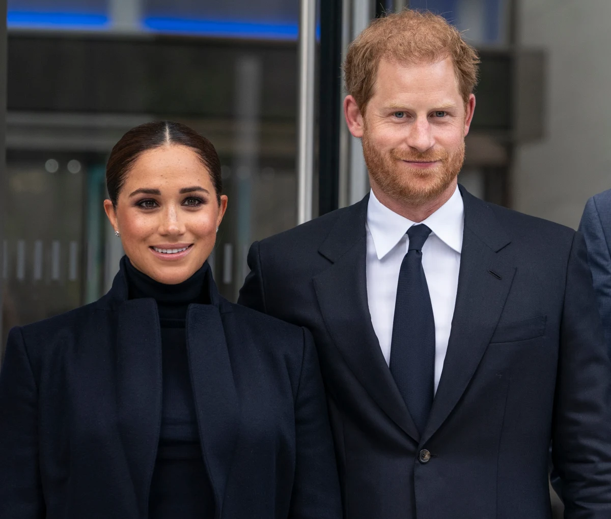Brytyjski książę Harry i jego amerykańska żona Meghan zostaną zaproszeni na koronację Karola III w maju przyszłego roku, mimo że król jest poważnie dotknięty ich atakami wygłoszonymi w serialu Netflixa - podają w sobotę brytyjskie gazety.