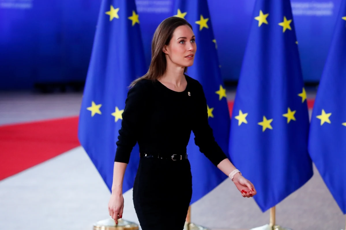 Finlandia przeznaczy na obronność dwukrotnie więcej pieniędzy niż w poprzednich latach. Rząd poinformował o zamówieniach pocisków rakietowych z USA, Izraela i Szwecji oraz haubic z Korei Południowej. W ocenie ekspertów powinno to wynieść zdolność bojową fińskiej armii „na nowy poziom”.