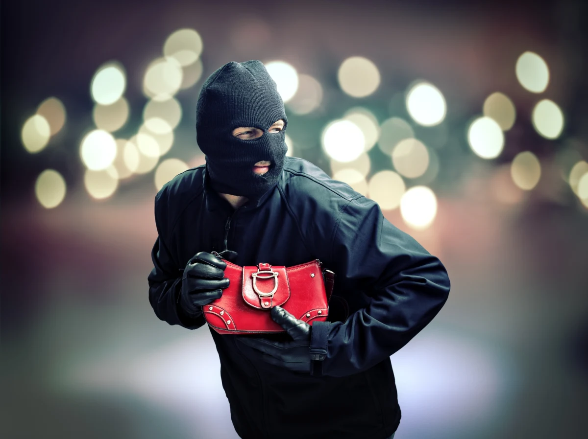 Gdzie w Szczecinie najczęściej dochodzi do wykroczeń, rozbojów, włamań i aktów wandalizmu? Poznaj najbardziej niebezpieczne miejsca, które najczęściej pojawiały się w zgłoszeniach naniesionych na Krajowej Mapie Zagrożeń. Tam mieszkańcy mogą zgłaszać przestępstwa i akta naruszenia prawa.