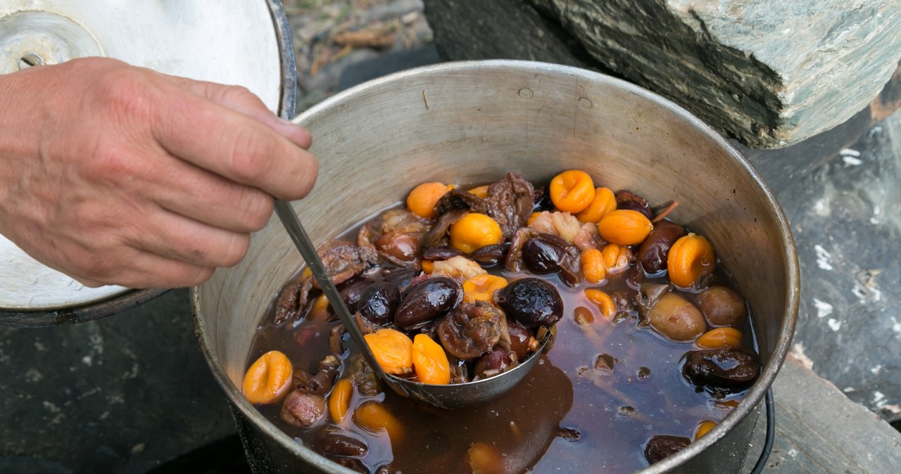 tradycyjnym, wigilijnym, stole, poza, karpiem, pierogami, powinien, znaleźć, również, kompot, suszu, Jego, wyjątkowy, smak, arom Wrzuć ten składnik do kompotu z suszu. Goście będą domagać się kolejnych szklanek