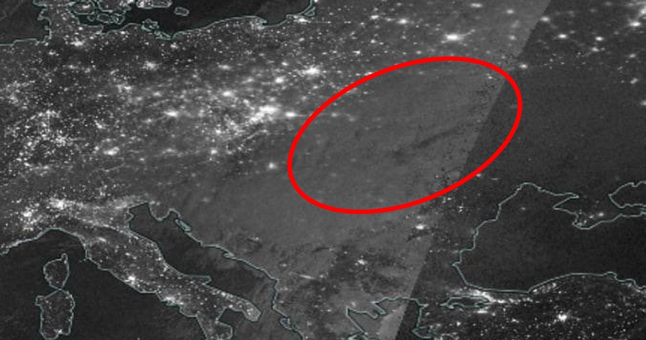Tak wygląda na najnowszych zdjęciach satelitarnych Ukraina po już 9. potężnym ataku rakietowym dokonanym przez rosyjską armię.