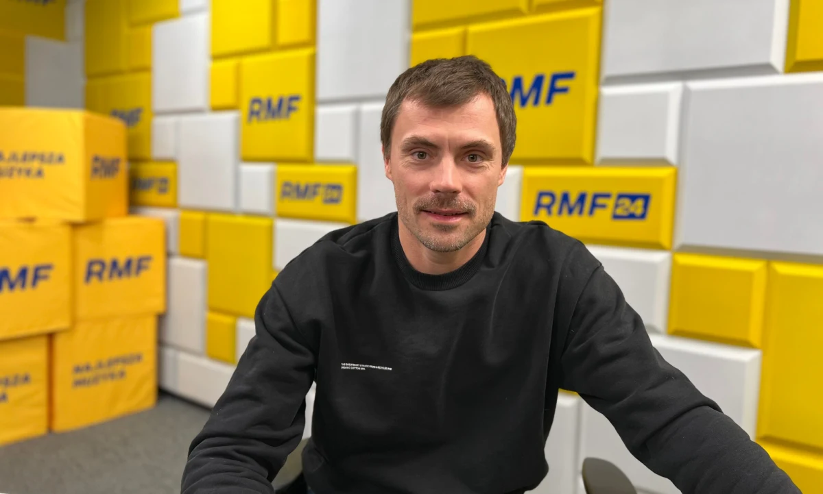 To ma być najtrudniejszy Rajd Dakar w Arabii Saudyjskiej. Organizatorzy przygotowali dla uczestników sporo zmian. Nie zmienia się jednak nastawienie Jakuba Przygońskiego, który niezmiennie chce walczyć o czołowe lokaty w klasyfikacji samochodów terenowych. "Rajd będzie tym razem dłuższy o dwa dni. To oznacza prawie 1100-1200 kilometrów więcej, czyli dużo może się wydarzyć. To istotna zmiana. Mamy też mniej zawodników, których moglibyśmy nazwać amatorami. To oznacza, że organizator może przygotować trudniejszą trasę" - mówi Przygoński w rozmowie z RMF FM.