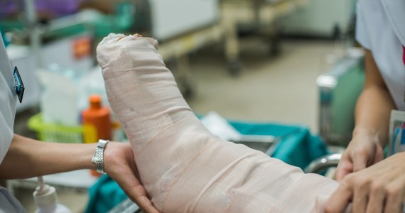 ​Od wtorkowego poranka Szpitalny Oddział Ratunkowy Kociewskiego Centrum Zdrowia w Starogardzie Gdańskim przyjął ponad 65 pacjentów z urazami, których doznali na oblodzonych chodnikach - poinformował szpital.