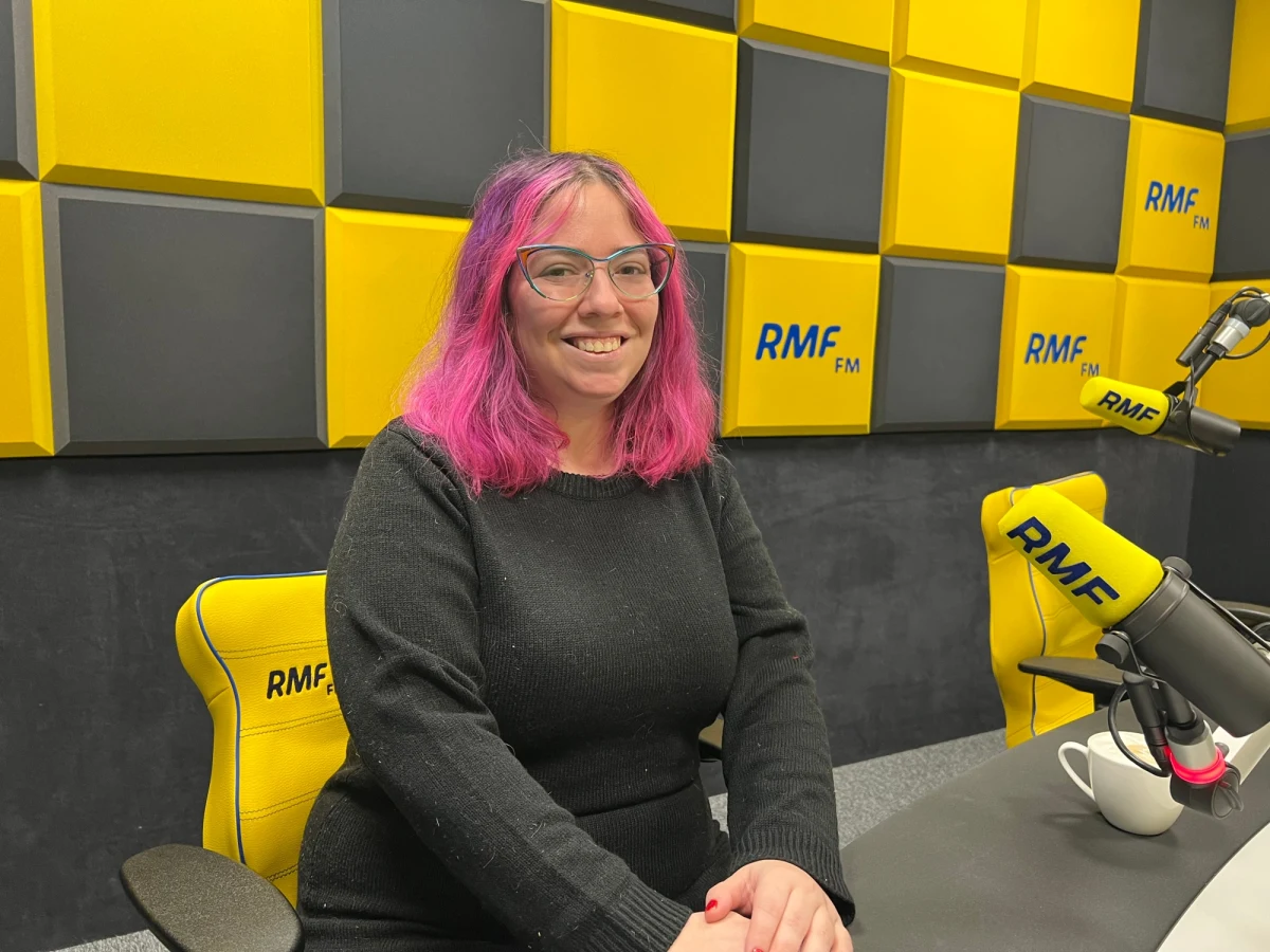 "W Stanach Zjednoczonych bardzo dużo osób ma tradycję oglądania "Grincha". Na Zachodzie za to mam wrażenie, że od kilku lat najostrzejszą dyskusją jest to, czy "Szklana pułapka" jest filmem świątecznym" - opowiadała w Radiu RMF24 Katarzyna Czajka-Kominiarczuk, blogerka i podcasterka znana w internecie jako Zwierz Popkulturalny. 