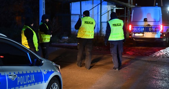 ​Prokuratorzy i policjanci znów pracują w Przewodowie. To w tej miejscowości na Lubelszczyźnie 15 listopada spadł pocisk lecący znad Ukrainy. W eksplozji rakiety zginęło dwóch mężczyzn.