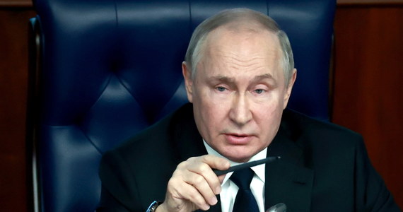 Władimir Putin powiedział w środę, że "armia rosyjska musi wyciągnąć wnioski i rozwiązać problemy, które napotkała podczas kampanii wojskowej w Ukrainie". Prezydent Rosji obiecał, że wojsko otrzyma wszystko, czego potrzebuje do dalszego prowadzenia trwającej już prawie 10 miesięcy inwazji.