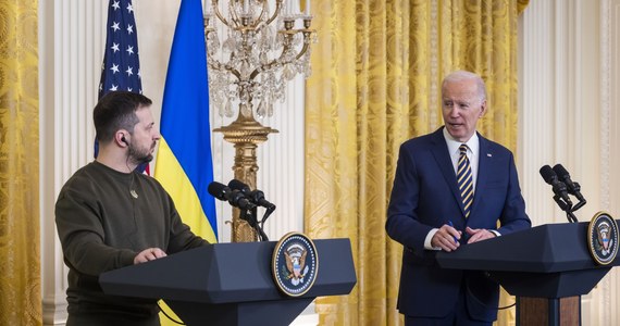 1,85 mld dolarów to koszt nowego pakietu pomocy Stanów Zjednoczonych dla Ukrainy w zakresie bezpieczeństwa - ogłosił Joe Biden. "Amerykanie rozumieją, że wojna w Ukrainie jest częścią czegoś większego, są gotowi, by przeciwstawić się ciemiężcom" - stwierdził Biden po spotkaniu z prezydentem Ukrainy Wołodymyrem Zełenskim. Ukraiński przywódca stwierdził, że jego wizyta w Stanach Zjednoczonych jest "historyczna".