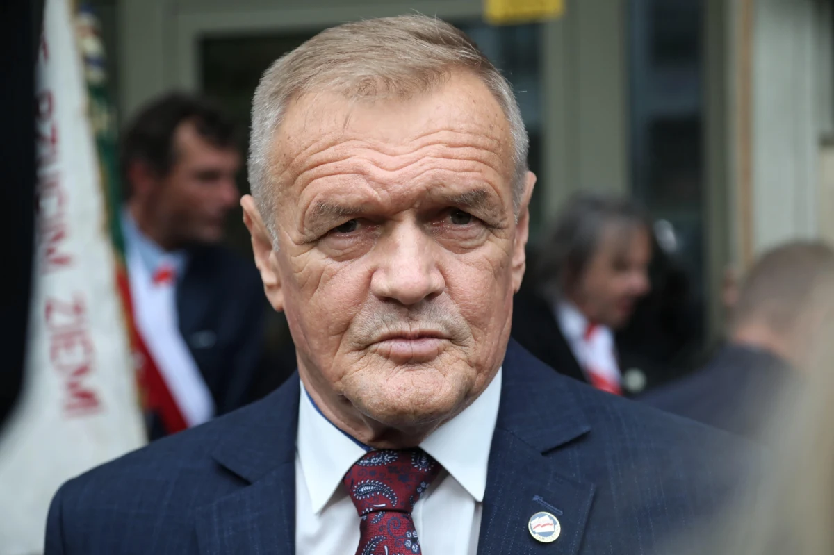 ​W wieku 75 lat zmarł jeden z liderów Samoobrony, były poseł Lech Kuropatwiński - poinformował Związek Zawodowy Rolnictwa Samoobrona. Pogrzeb polityka odbędzie się we wtorek.