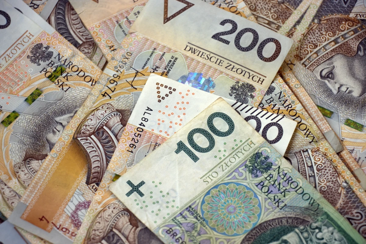 Sąd Apelacyjny w Krakowie zdecydował o przyznaniu 3 mln 394 tys. zł odszkodowania biznesmenowi niesłusznie aresztowanemu za udział w tzw. śląskiej aferze korupcyjnej. Mężczyzna domagał się od skarbu państwa 64 mln zł.