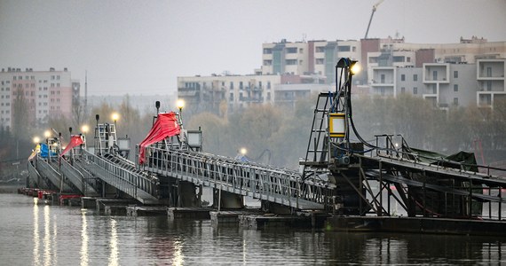 Ok. 680 tys. metrów sześciennych mułu udało się wydobyć z rzeszowskiego zalewu na Wisłoku. Inwestycja, która już się zakończyła, kosztowała ok. 70 mln zł. Dzięki odmulaniu rzeszowski zalew podwoił swoją objętość.