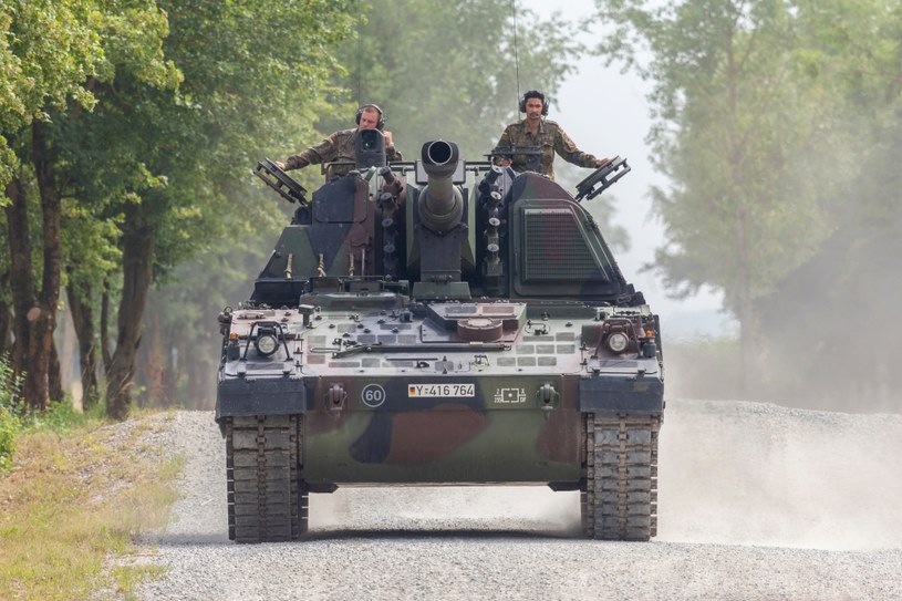 Bundeswehra przeżywa teraz gorszy okres – część nowych opancerzonych transporterów Puma doznało całkowitej awarii, teraz okazuje się, że dwie trzecie niemieckich haubic Panzerhaubitze 2000 nie nadaje się do prowadzenia działań wojskowych.