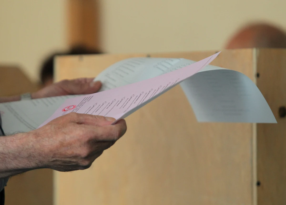 Samorządowcy skupieni w ruchu "Tak! Dla Polski" zaczynają myśleć o własnej liście w wyborach parlamentarnych - ustalili dziennikarze RMF FM. Prezydenci - między innymi Sopotu, Poznania, Wrocławia, Ciechanowa, Gdańska i Białegostoku - zaczęli wysyłać w tej sprawie sygnały do liderów Platformy Obywatelskiej i Polskiego Stronnictwa Ludowego. To może zwiastować trzęsienie ziemi w środowisku opozycyjnym.