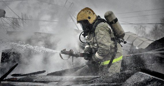 ​20 osób zginęło w pożarze, który w piątek wybuchł w działającym nielegalnie domu spokojnej starości w rosyjskim mieście Kemerowo na zachodniej Syberii - poinformowała agencja Reutera.