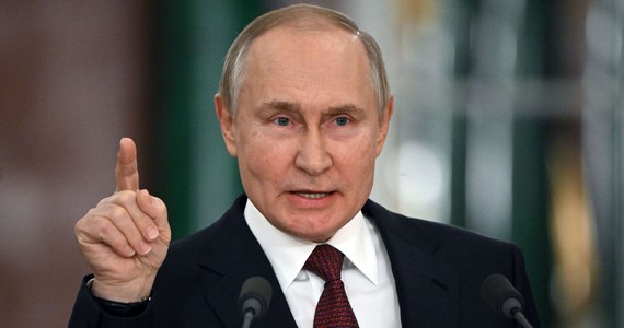 ​99,9 proc. Rosjan jest gotowych poświęcić wszystko w interesie ojczyzny - powiedział prezydent Rosji Władimir Putin w wywiadzie telewizyjnym. Stwierdził jednak, że nie ma za złe ludziom, którzy nie zachowali się jak "prawdziwi patrioci".