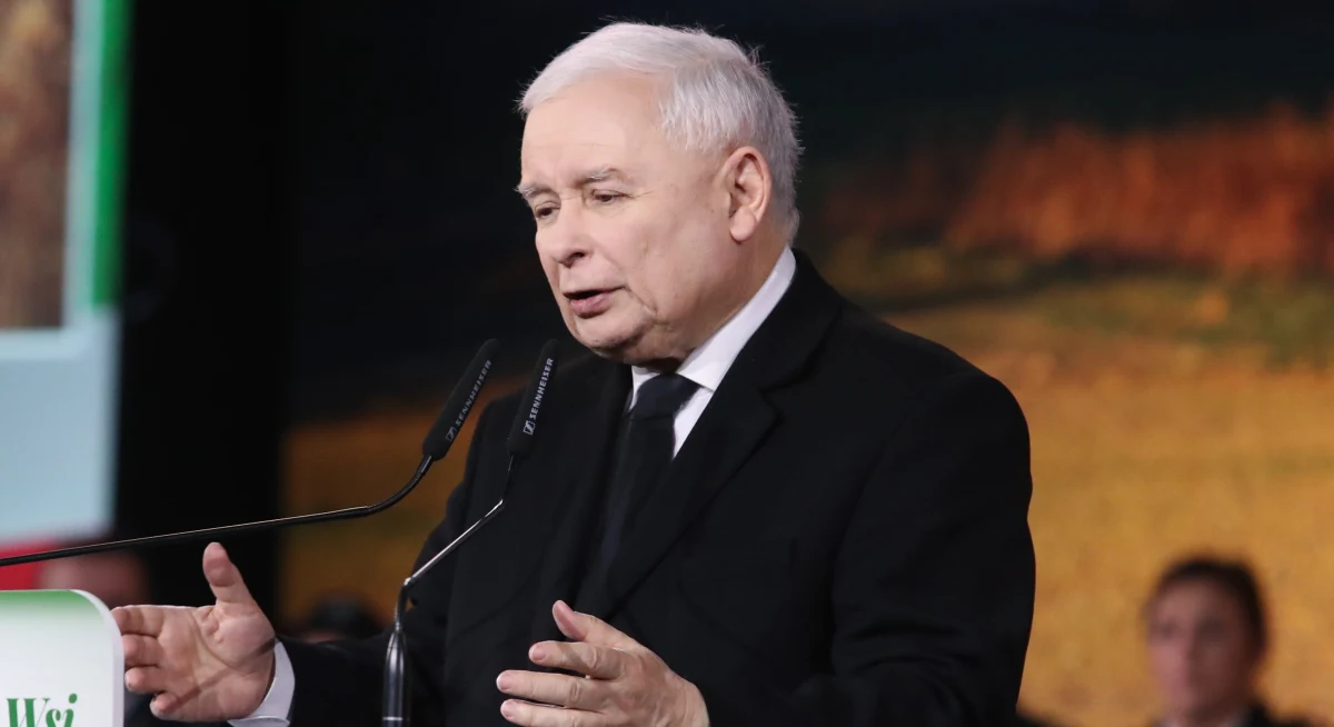 Prezes PiS Jarosław Kaczyński na przełomie stycznia i lutego wróci do objazdu po kraju. Do odwiedzenia zostało jeszcze 35 okręgów - powiedział PAP sekretarz generalny PiS Krzysztof Sobolewski. 