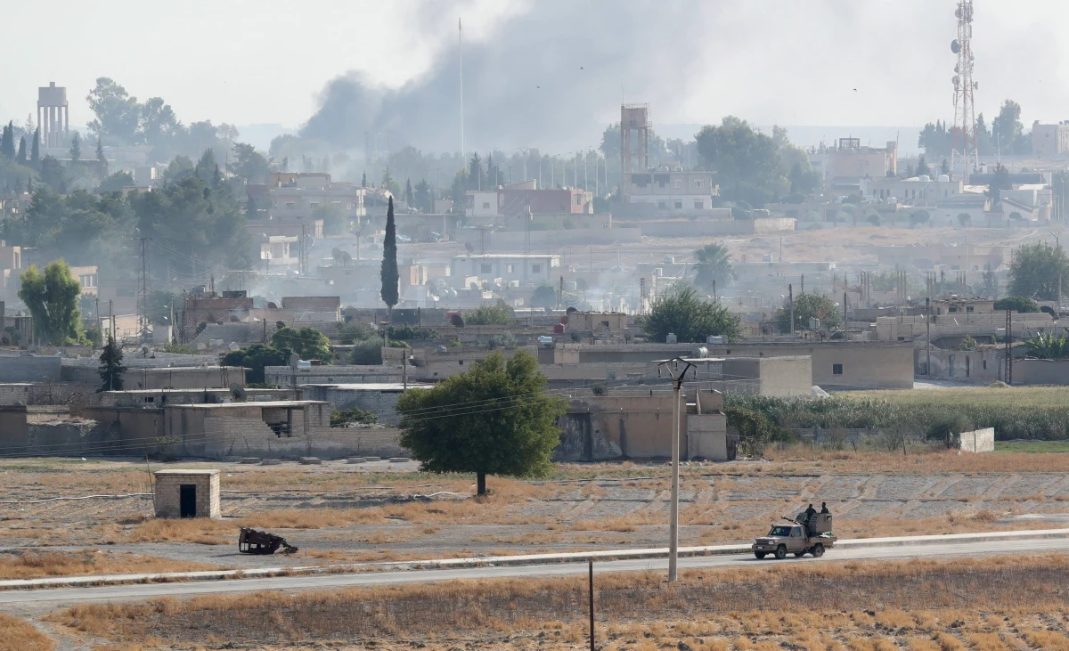 ​Turcja negocjuje z Rosją otwarcie przestrzeni powietrznej nad północną Syrią, by wojska lojalne wobec Ankary mogły kontynuować operację przeciwko Kurdom - poinformował turecki minister obrony narodowe Hulusi Akar.