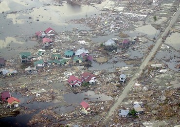 "Czarne i monstrualne fale". 18 lat temu tsunami zaskoczyło wszystkich