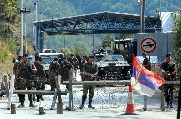 NATO potwierdza. Strzały w pobliżu patrolu sił pokojowych