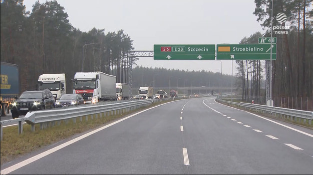 Koniec świętowania to początek powrotu do domów i dobry sprawdzian wyników realizacji planu budowy dróg. Powstawały długo, ale gołym okiem widać, że jest ich więcej. Dziś polskie drogi to już nie tylko ''droga przez mękę''. W ostatnim czasie udało się oddać do użytku kilka dużych inwestycji, a kilka wciąż przed nami. Dla ''Wydarzeń'' Michał Kwiatkowski.