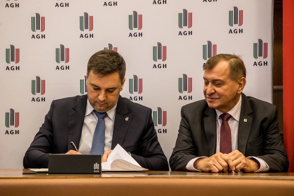 Na terenie Miasteczka Studenckiego Akademii Górniczo-Hutniczej w Krakowie powstanie wioska dla sportowców biorących udział w III Igrzyskach Europejskich Kraków-Małopolska 2023. Uczelnia i spółka organizująca wydarzenia podpisały umowę w tej sprawie.