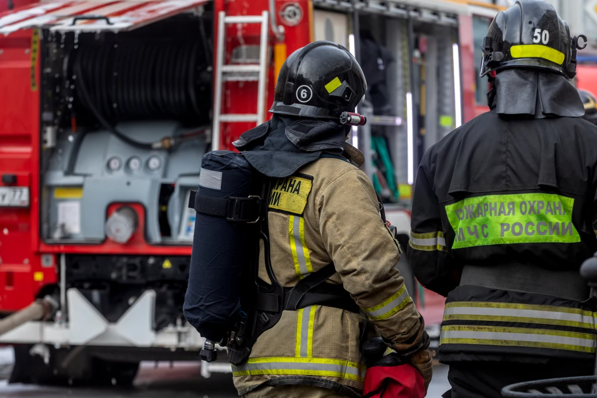 W miejscowości Persianowski w Rosji, w pobliżu miasta Nowoczerkask i niedaleko granicy z Ukrainą, spłonęła wczoraj część koszar rosyjskiej 150. dywizji strzelców zmotoryzowanych. Budynek oddano do użytku w 2016 roku - poinformował w środę ukraiński portal Strana za lokalnymi mediami z obwodu rostowskiego.