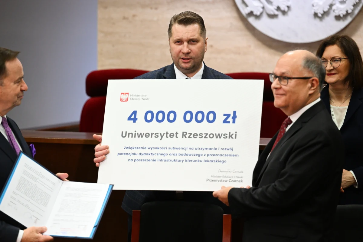 Uniwersytet Rzeszowski od 1 stycznia 2023 r. będzie organem prowadzącym dla Klinicznego Szpitala Wojewódzkiego nr 1 w Rzeszowie. Dzięki temu uczelnia będzie mogła m.in. rozwijać kierunek lekarski.
