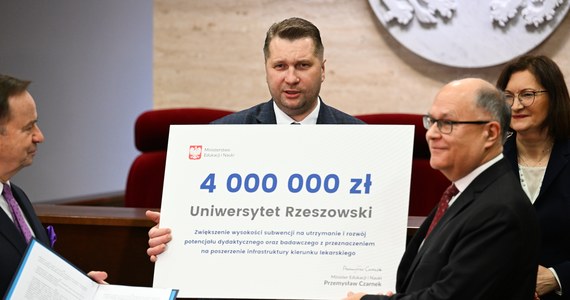 Uniwersytet Rzeszowski od 1 stycznia 2023 r. będzie organem prowadzącym dla Klinicznego Szpitala Wojewódzkiego nr 1 w Rzeszowie. Dzięki temu uczelnia będzie mogła m.in. rozwijać kierunek lekarski.
