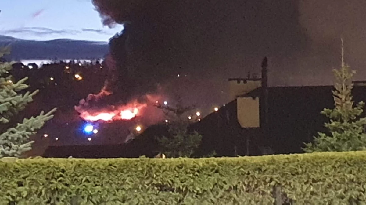 Pożar magazynu z papierem w Wieliczce (woj. małopolskie). Nikt nie ucierpiał w wyniku zdarzenia.