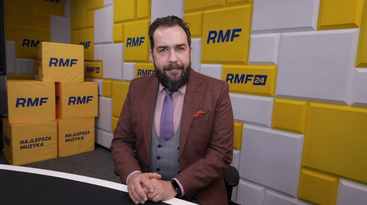 "Być może latem, kiedy sytuacja będzie na tyle korzystna dla Putina politycznie, wewnętrznie, Rosja będzie chciała przejść do jakiejś ofensywy" - mówił w Rozmowie w południe w RMF FM pułkownik Piotr Łukasiewicz, były ambasador Polski w Afganistanie, pytany o to, jak rozwinie się wojna na Ukrainie. "Pamiętajmy, że Rosja krwawi śmiercią swoich żołnierzy, krwawi ekonomicznie, krwawi politycznie. Myślenie o ofensywach nie jest w tej chwili najpilniejszym zadaniem Kremla" - ocenił.  