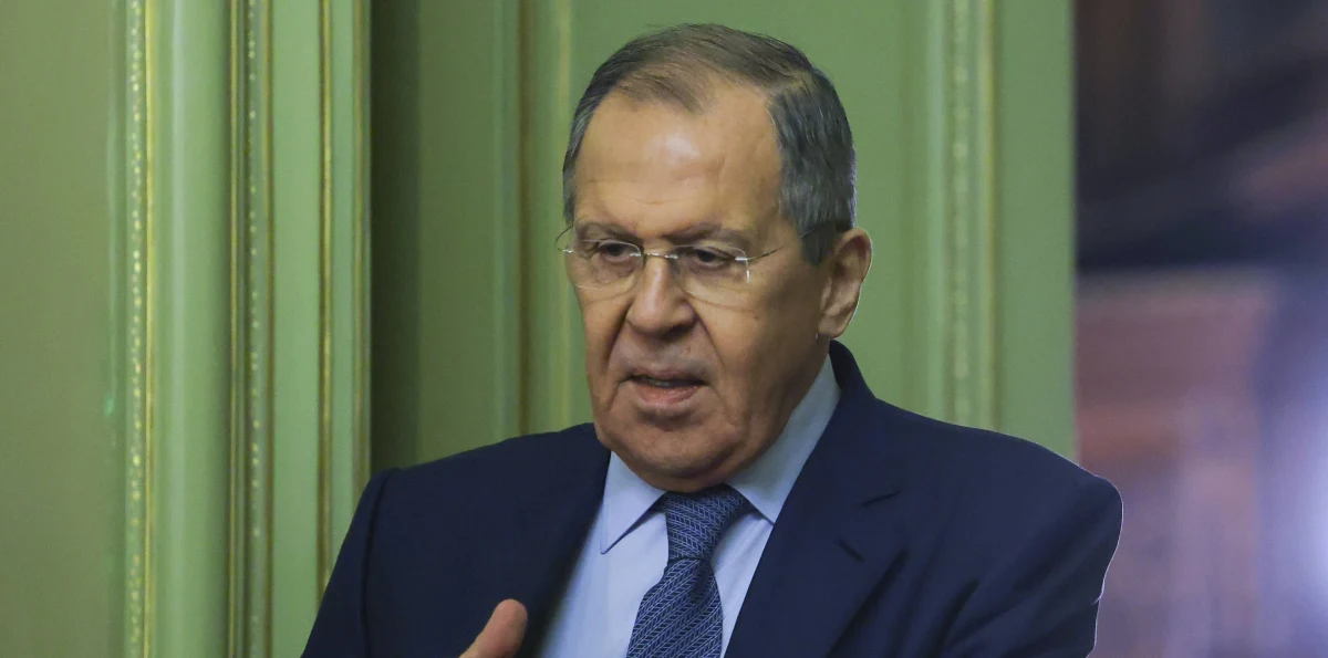 ​Rosja odmawia negocjacji na warunkach "formuły pokojowej" zaproponowanej przez prezydenta Ukrainy Wołodymyra Zełenskiego - powiedział szef rosyjskiej dyplomacji Siergiej Ławrow. Stwierdził, że większość ukraińskich polityków to "jawni rusofobowie".