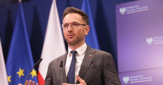 Ministrowie z PiS-u i Solidarnej Polski otwarcie oskarżają się o kłamstwa dotyczące europejskiego Funduszu Odbudowy. Trwający od miesięcy spór między koalicjantami przybiera na sile, choć ostatnie rozmowy premiera ze Zbigniewem Ziobrą miały uspokoić emocje.
