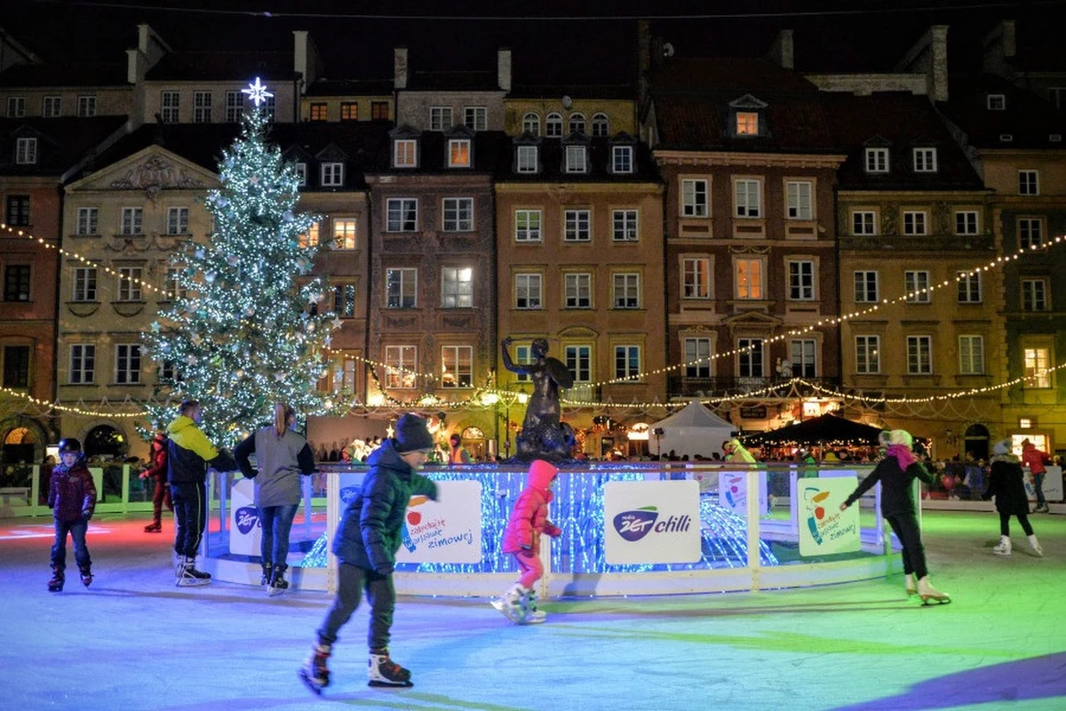 Zajęcia sportowe, artystyczne, edukacyjne czy rekreacyjne – mają do wyboru uczniowie warszawskich szkół, którzy skorzystają z kolejnej edycji akcji Zima w Mieście. Na dwóch turnusach przygotowano ponad 14 tysięcy miejsc. Zapisy startują już w poniedziałek.