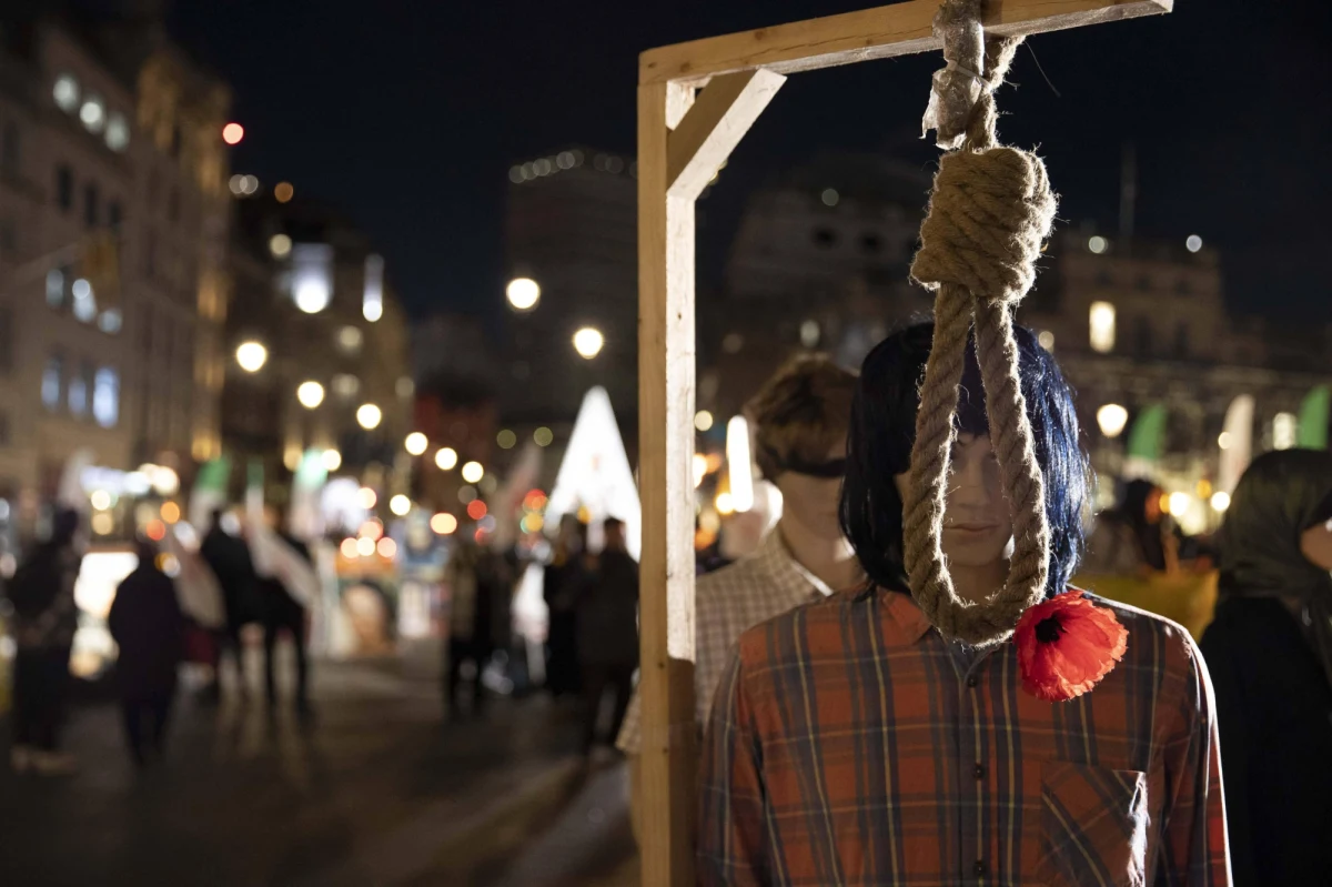 Sąd Rewolucyjny w Teheranie skazał irańskiego pisarza Mehdiego Bahmana na karę śmierci za "szpiegostwa" po tym, gdy na początku tego roku udzielił wywiadu izraelskiej stacji telewizyjnej. Taką informację przekazał portal Times of Israel, powołując się na opozycyjne media irańskie.